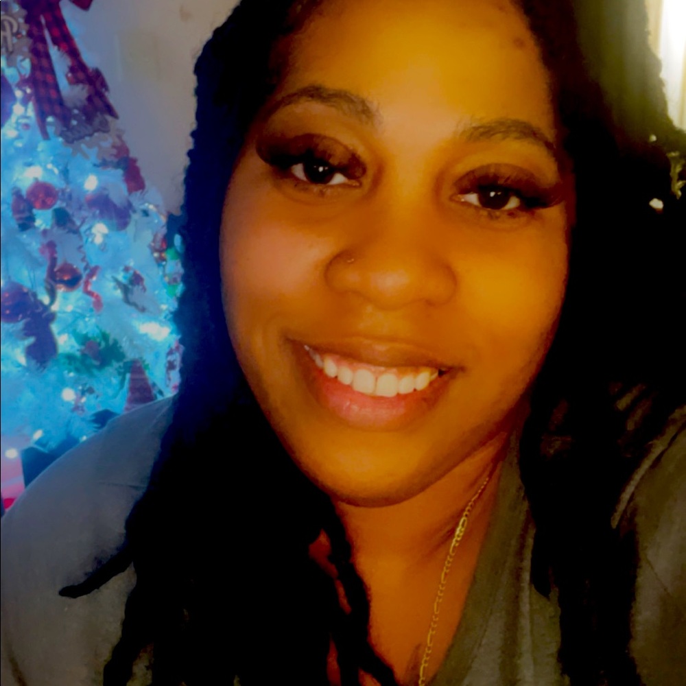 Meet your Posher, Alisha